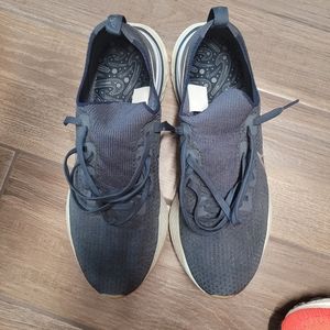 Nike Infinity react tennis shoes